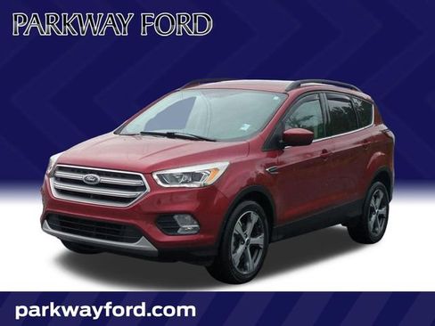 Used 2017 Ford Escape SE w/ SE Leather Comfort Package FWD image 1