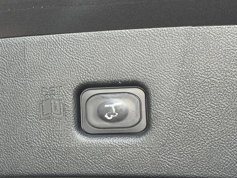 Used 2022 Lincoln Nautilus Reserve AWD/4WD image 15