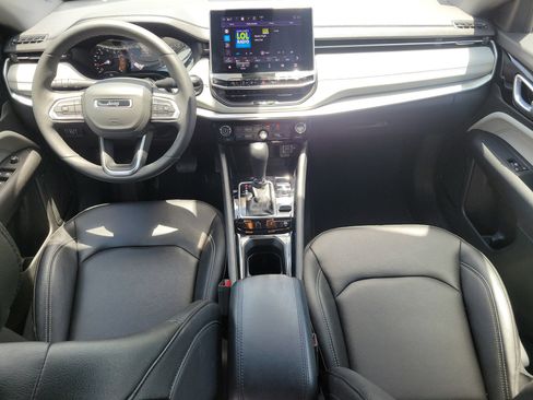 Used 2025 Jeep Compass Limited AWD/4WD image 17