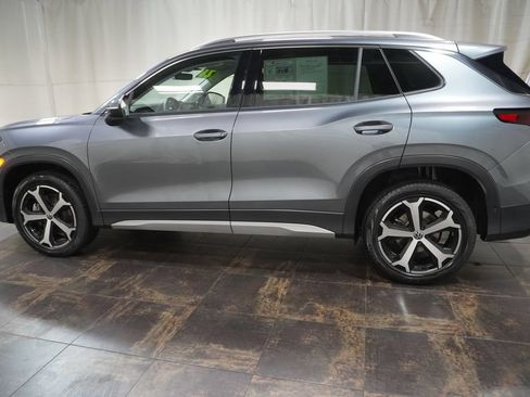 Certified 2026 Volkswagen Tiguan SE AWD/4WD image 9