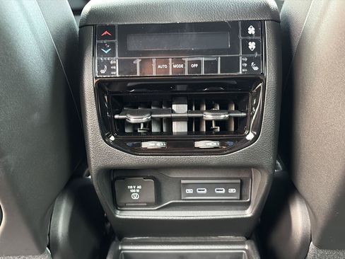 Used 2026 Jeep Grand Cherokee L Limited AWD/4WD image 37