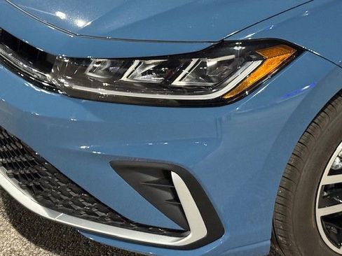 New 2026 Volkswagen Jetta SE image 11