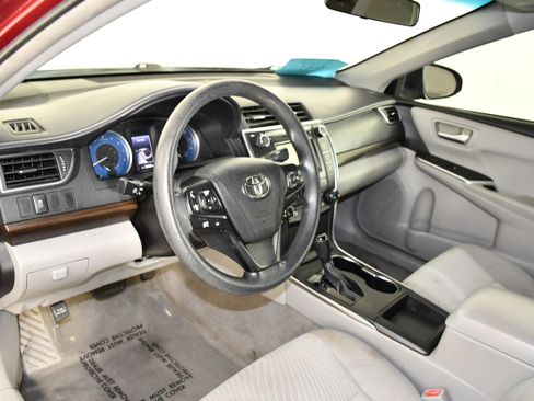 Used 2016 Toyota Camry LE FWD image 33