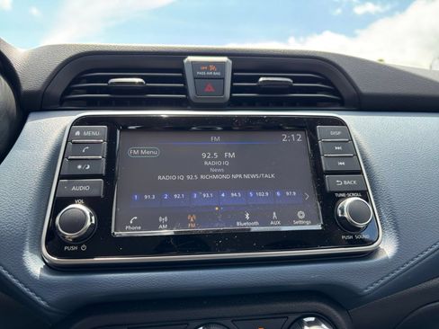 Used 2025 Nissan Versa SV FWD image 20