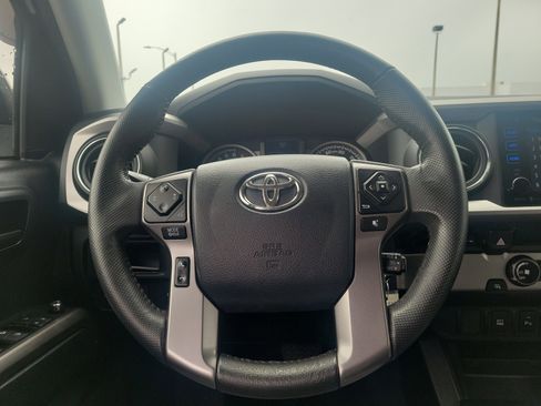 Used 2017 Toyota Tacoma SR5 w/ Tow Package image 18