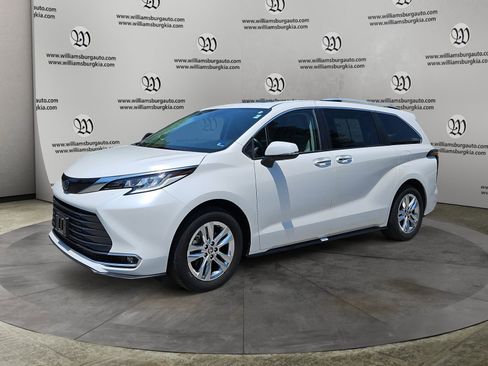 Used 2023 Toyota Sienna Limited AWD/4WD image 1