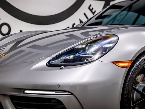Used 2025 Porsche 718 Cayman RWD image 14