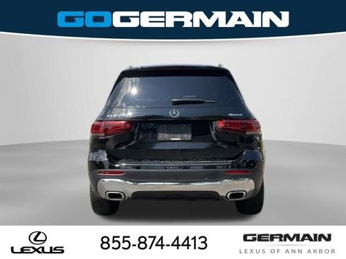 Used 2022 Mercedes-Benz GLB 250 4MATIC image 7