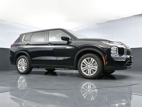 New 2025 Mitsubishi Outlander ES image 26