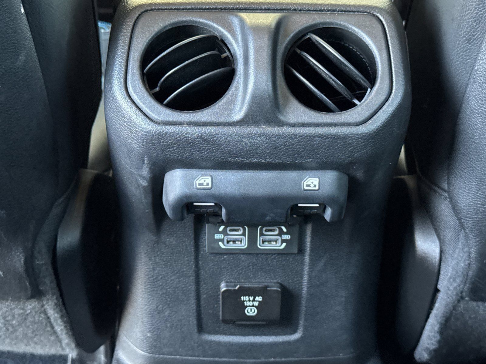 Used 2022 Jeep Wrangler Unlimited Rubicon 4xe w/ Cold Weather Group AWD/4WD image 35