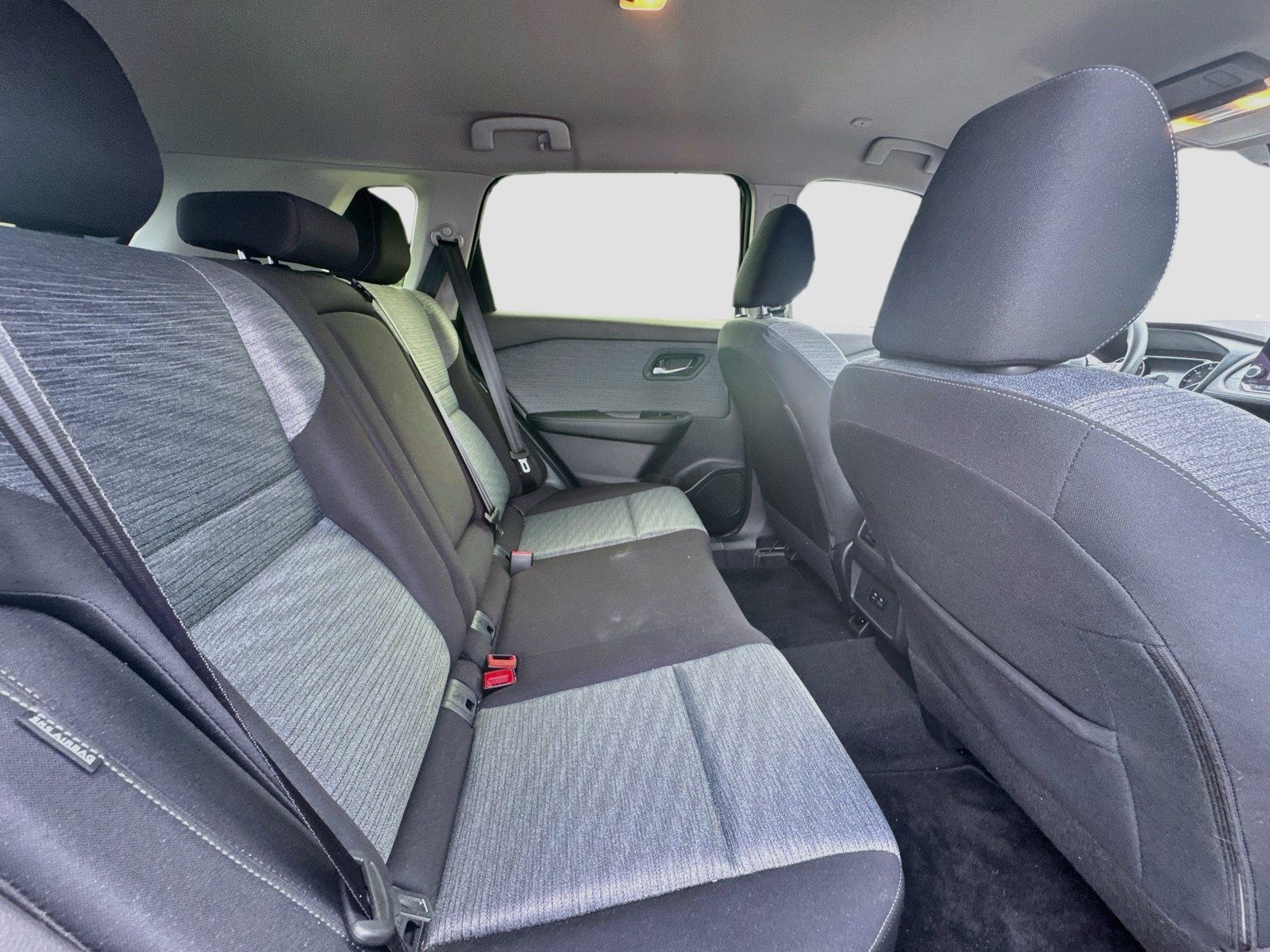 Used 2023 Nissan Rogue SV FWD image 28