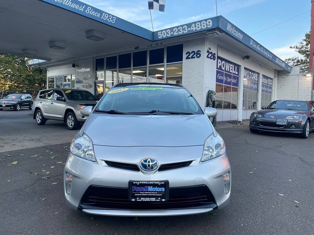 Used 2012 Toyota Prius Four w/ Deluxe Solar Roof Pkg FWD image 3