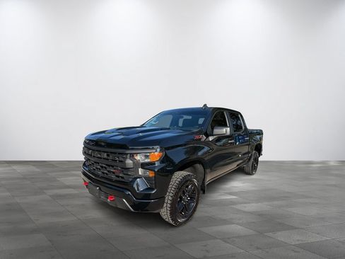 Used 2022 Chevrolet Silverado 1500 Custom Trail Boss AWD/4WD image 3