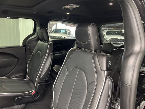 Used 2026 Chrysler Pacifica Limited w/ Uconnect Theater Family Group image 12