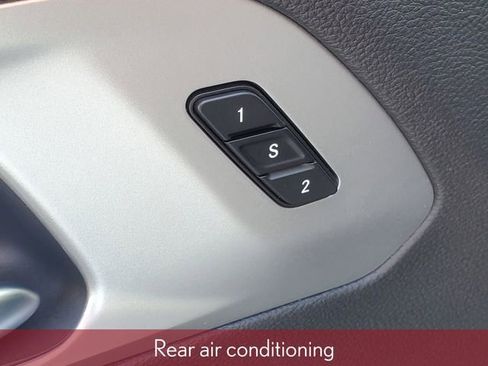 Used 2023 Chrysler Pacifica Touring-L w/ S Appearance Package AWD/4WD image 14