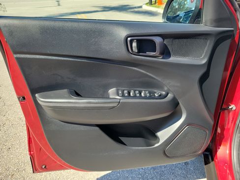 Used 2023 Hyundai Venue Limited w/ Cargo Package FWD image 21