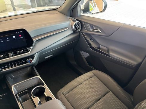 Used 2025 Chevrolet Equinox LT FWD image 37