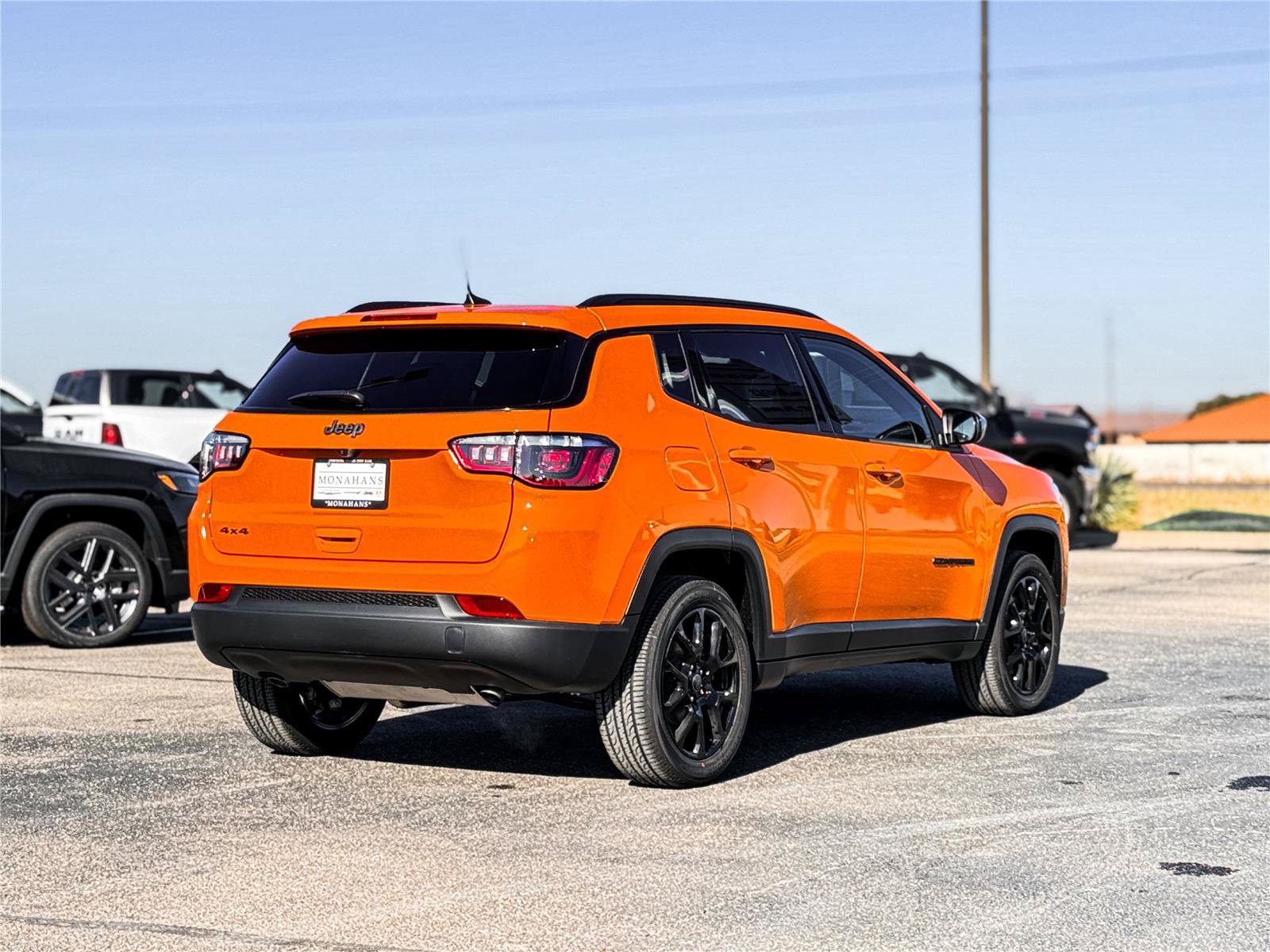 New 2026 Jeep Compass Latitude w/ Sun and Sound Group AWD/4WD image 5