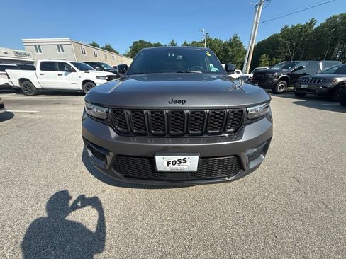 Certified 2023 Jeep Grand Cherokee Altitude AWD/4WD image 8