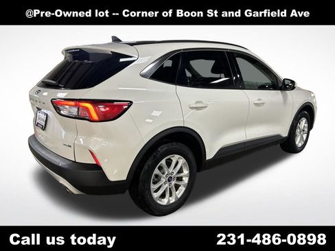 Used 2020 Ford Escape SE image 5