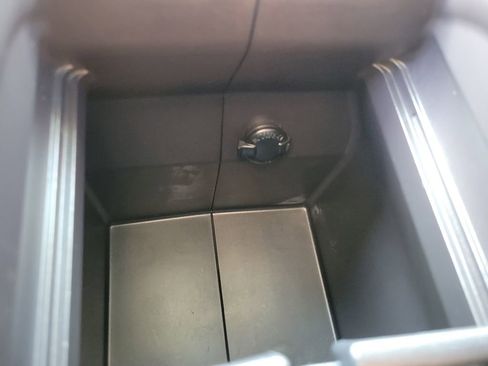 Used 2023 Toyota Highlander Limited image 27