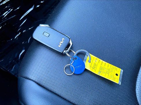 Used 2023 Kia Sportage EX FWD image 14