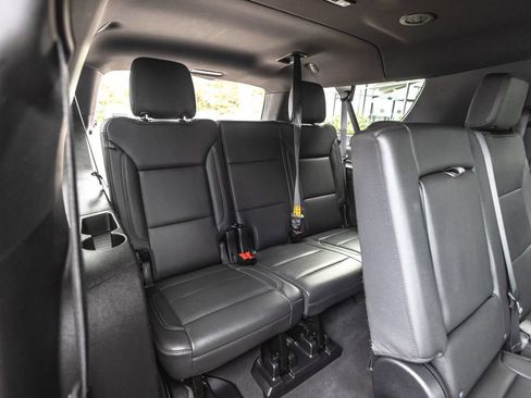 Used 2024 Chevrolet Suburban LT AWD/4WD image 32