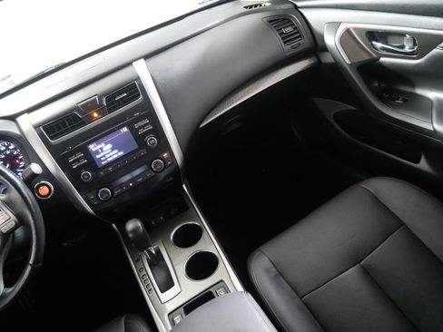 Used 2014 Nissan Altima 2.5 SL w/ Moonroof Package FWD image 11