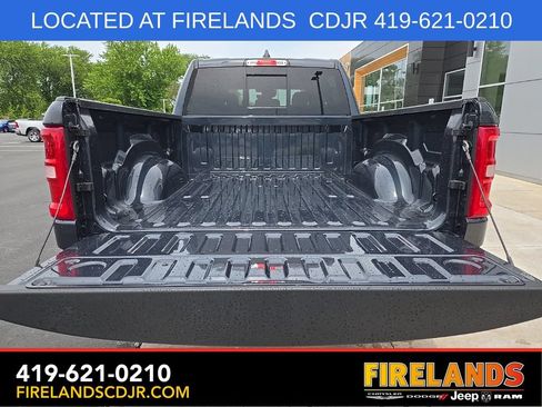 New 2026 RAM 1500 4x4 Crew Cab image 9