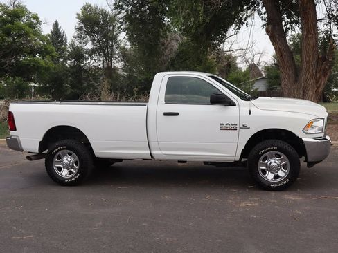 Used 2016 RAM 2500 Tradesman w/ Chrome Appearance Group AWD/4WD image 3