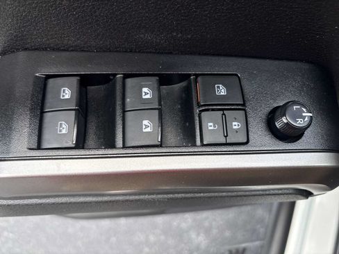 Used 2023 Toyota Tacoma SR5 w/ Technology Package AWD/4WD image 11