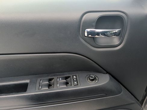 Used 2017 Jeep Patriot Sport w/ Power Value Group image 10