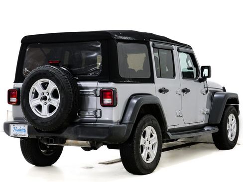 Used 2018 Jeep Wrangler Unlimited Sport image 7