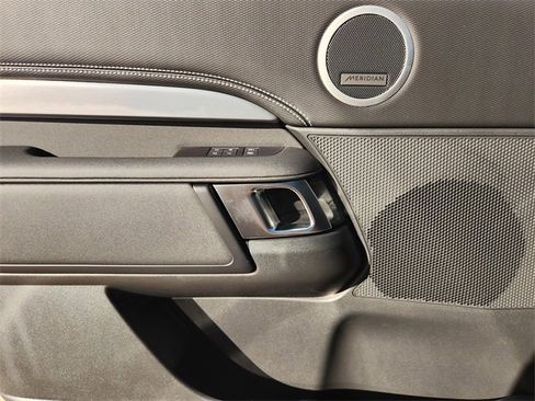 New 2026 Land Rover Discovery Limited Edition image 16