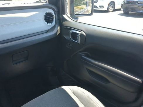 Used 2024 Jeep Wrangler Unlimited Sport AWD/4WD image 18