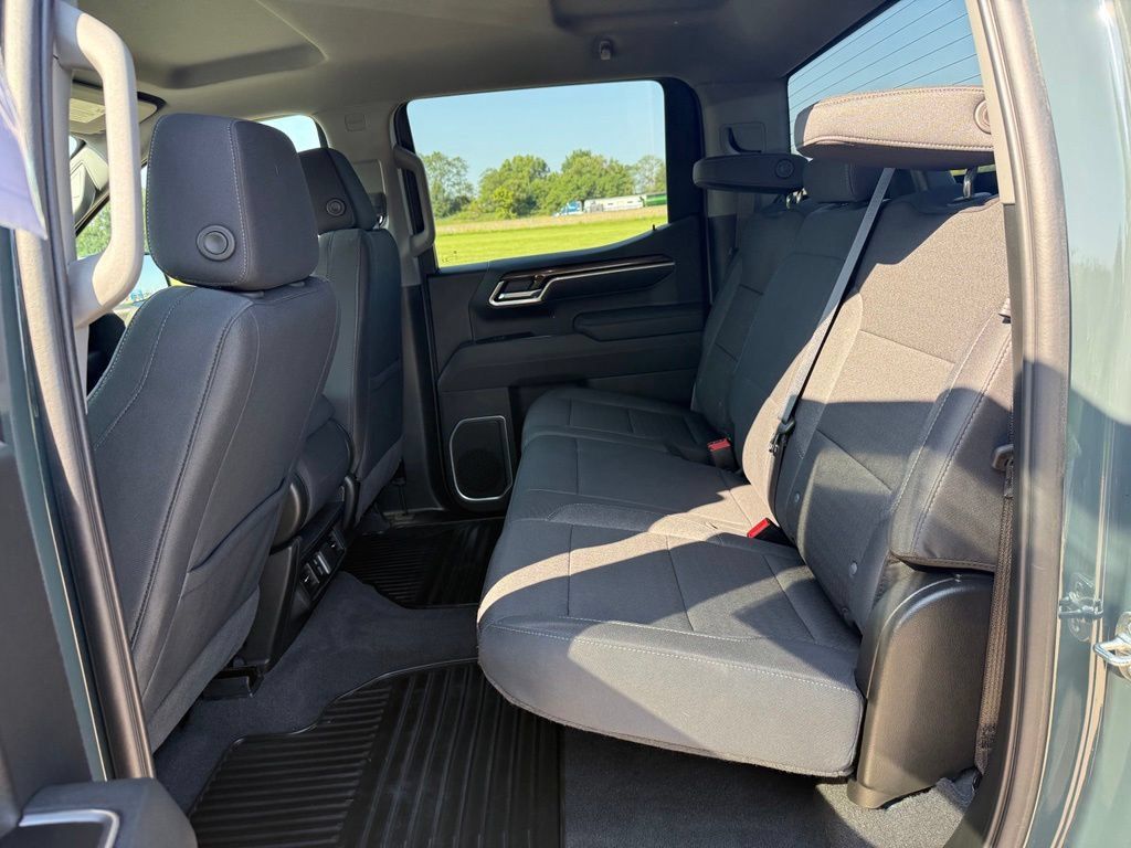 Used 2026 Chevrolet Silverado 1500 LT AWD/4WD image 14