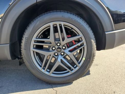 Used 2026 Ford Explorer ST-Line w/ ST-Line Street Pack image 21