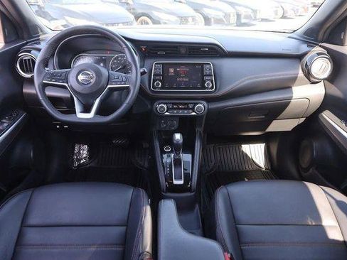 Used 2020 Nissan Kicks SR w/ SR Premium Package FWD image 20