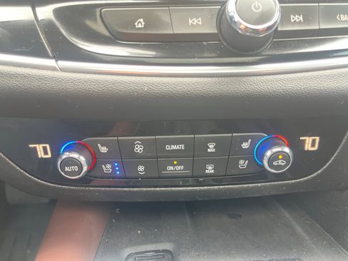 Used 2021 Buick Enclave Avenir w/ Avenir Technology Package AWD/4WD image 15