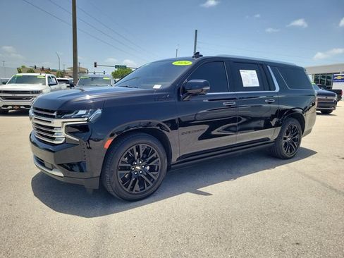 Used 2024 Chevrolet Suburban High Country AWD/4WD image 2