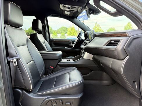 Used 2023 Chevrolet Suburban Premier RWD image 27