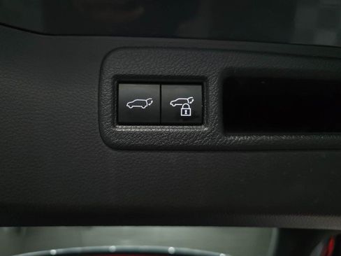 Used 2023 Toyota Venza XLE AWD/4WD image 40