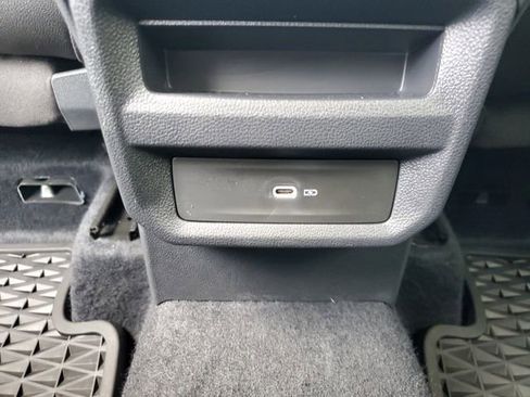 Certified 2023 Volkswagen Taos SE image 12