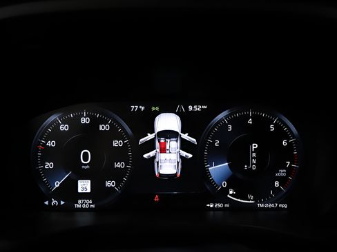 Used 2021 Volvo XC60 T5 Momentum AWD/4WD image 15