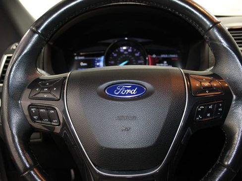 Used 2019 Ford Explorer Limited w/ Class III Trailer Tow Package image 43