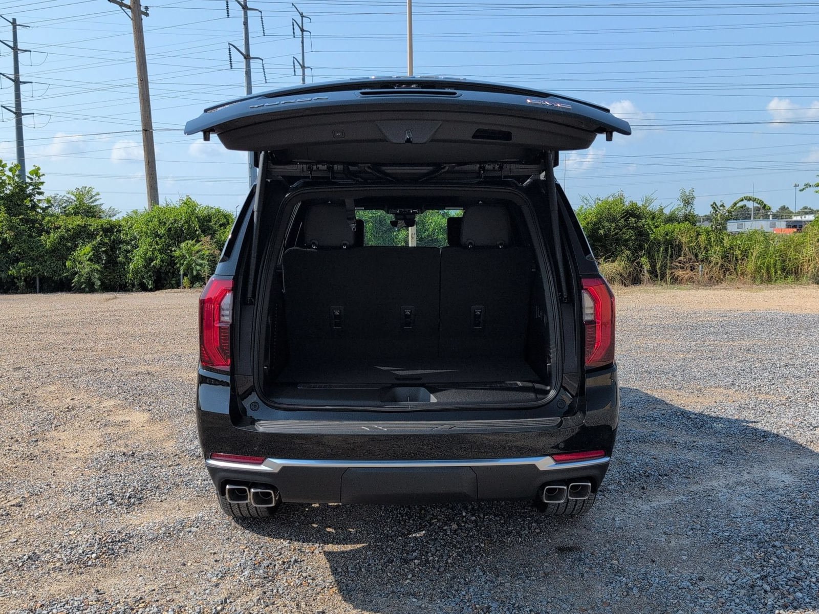 New 2026 GMC Yukon Denali w/ Denali Reserve Package AWD/4WD image 4