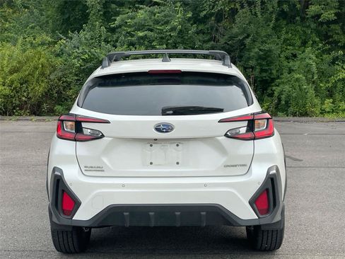 Used 2024 Subaru Crosstrek 2.5i Limited AWD/4WD image 4