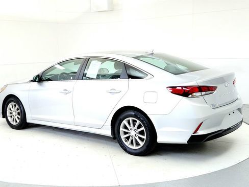 Used 2018 Hyundai Sonata SE w/ Cargo Package FWD image 4