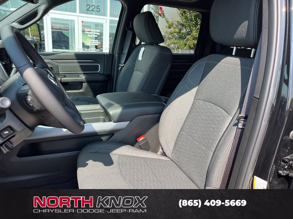 New 2027 RAM 3500 Big Horn AWD/4WD image 4
