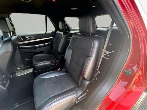 Used 2019 Ford Explorer XLT w/ Equipment Group 202A AWD/4WD image 28
